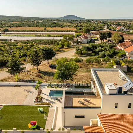 Vedran Villa
