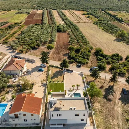 Vedran Villa *